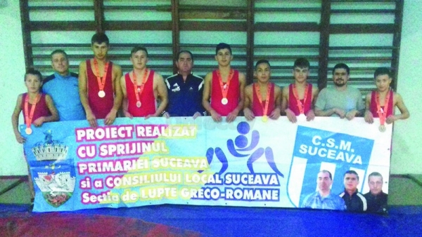 Luptătorii suceveni au cucerit opt medalii la Campionatul Național pentru juniori mici